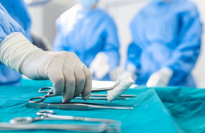 ΧΕΙΡΟΥΡΓΙΚΕΣ ΕΠΕΜΒΑΣΕΙΣ